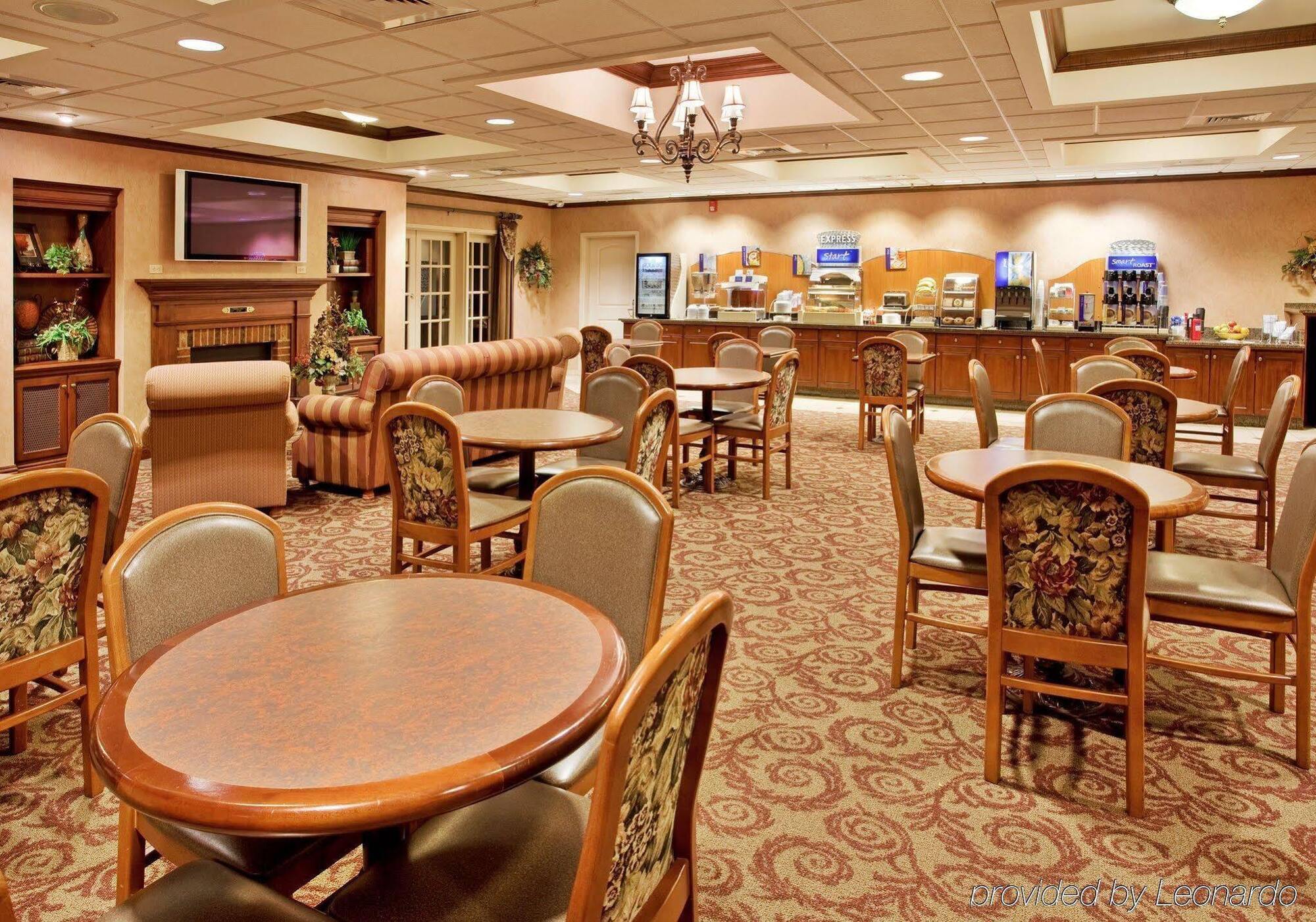 Holiday Inn Express Hotel & Suites Cape Girardeau I-55 By Ihg Bagian luar foto